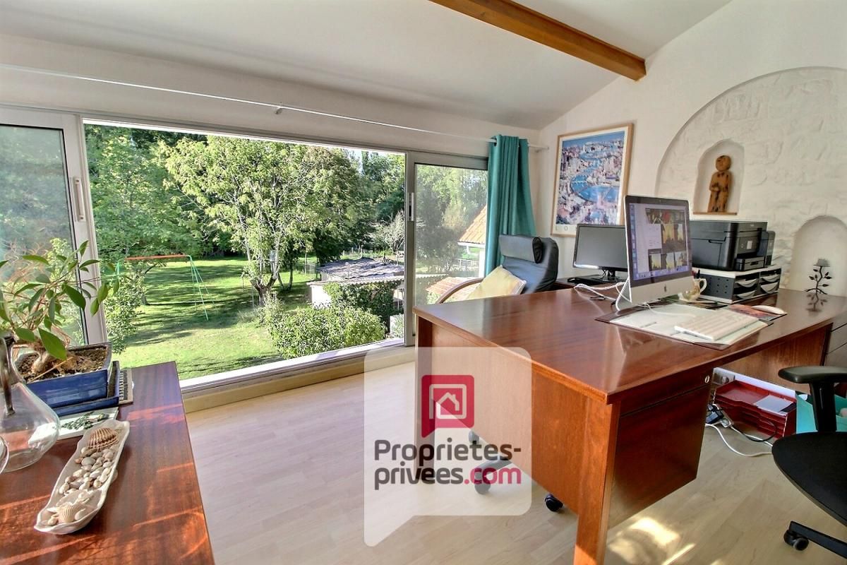CHALETTE-SUR-LOING MAISON de CHARME AVEC PONTON PRIVE SUR LE LOING - TERRAIN d'environ 6000 m2 dont parcelle constructible - 10 mn de MONTARGIS 3