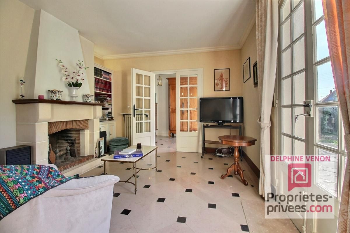 CHATEAUNEUF-SUR-LOIRE Exclusivité - Maison sur un terrain constructible de 2 300 m² à 2 pas du centre ville et des écoles à Châteauneuf Sur Loire 3