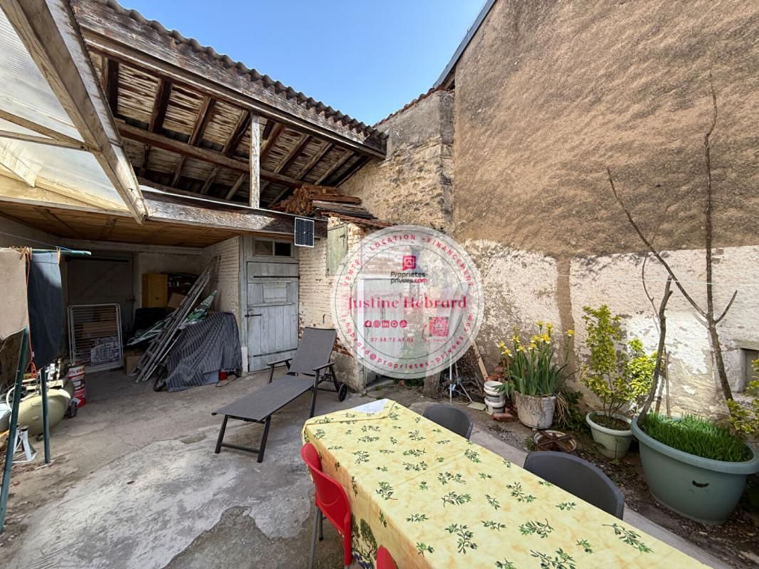 AIGUEPERSE Maison Aigueperse 3 pièce(s) 2