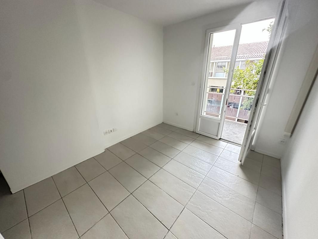 SALON-DE-PROVENCE Appartement CENTRE VILLE 2