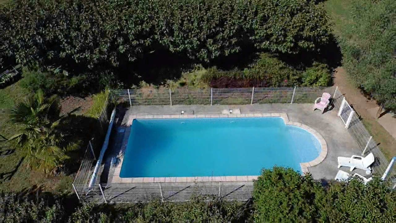 TERRASSON-LAVILLEDIEU Maison Terrasson Lavilledieu 3 chambres et piscine 3
