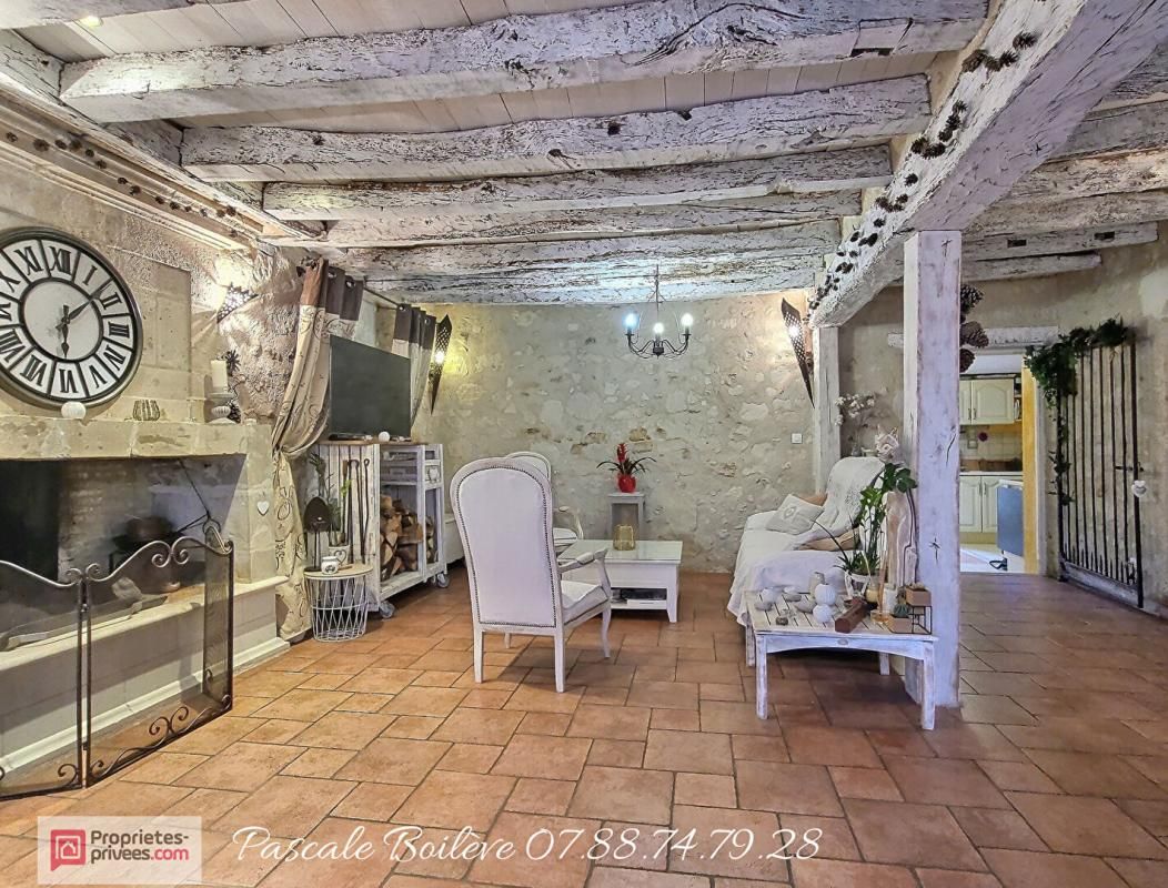 VERNOIL-LE-FOURRIER Très jolie maison centre Bourg avec piscine - VERNOIL LE FOURRIER (49390) 1