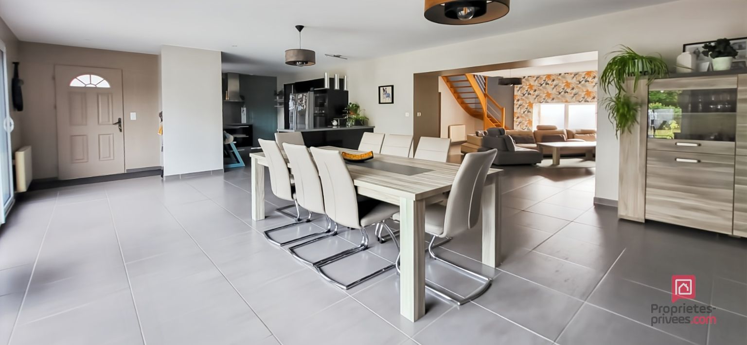MINIAC-MORVAN Belle maison familiale de 185m² rénovée avec goût !!! 3