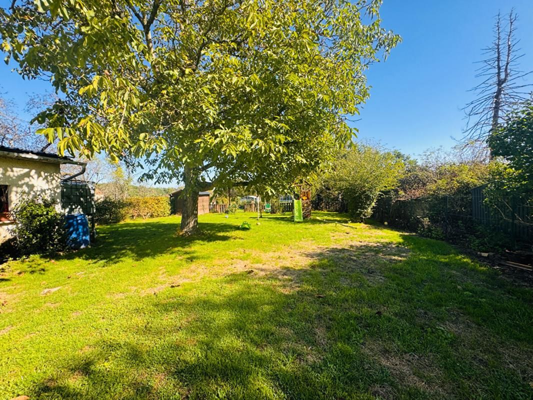 DEVAY Jolie maison rénovée avec gout à Devay 3