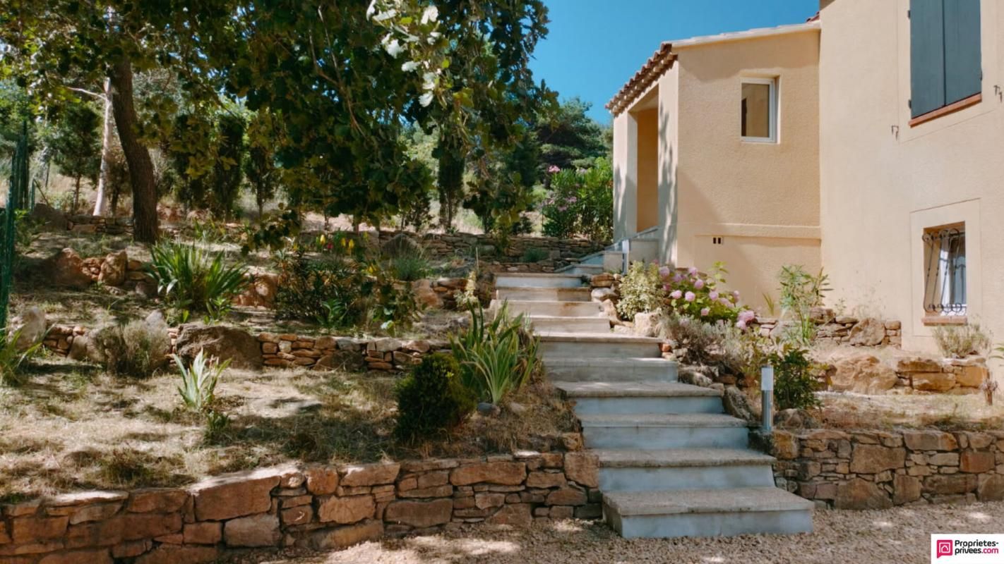 MORNAS Villa Mornas les pins 7 pièce(s) 150 m2 1