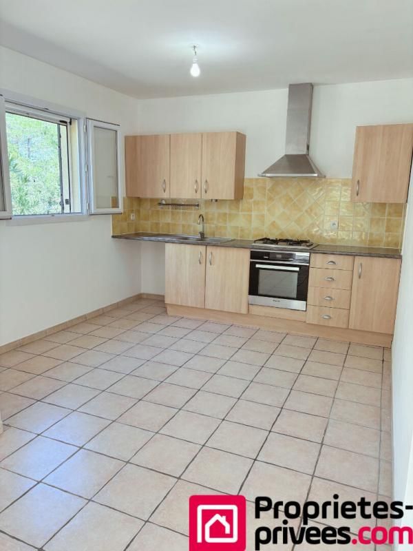MORNAS Villa Mornas les pins 7 pièce(s) 150 m2 4