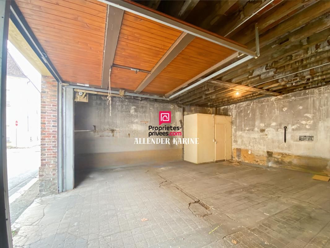 SENS Immeuble Sens 7 pièce(s) 252 m2 2