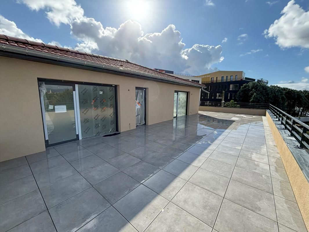 T4 76m² avec terrasse 40m² , Dernier étage , Dardilly !
