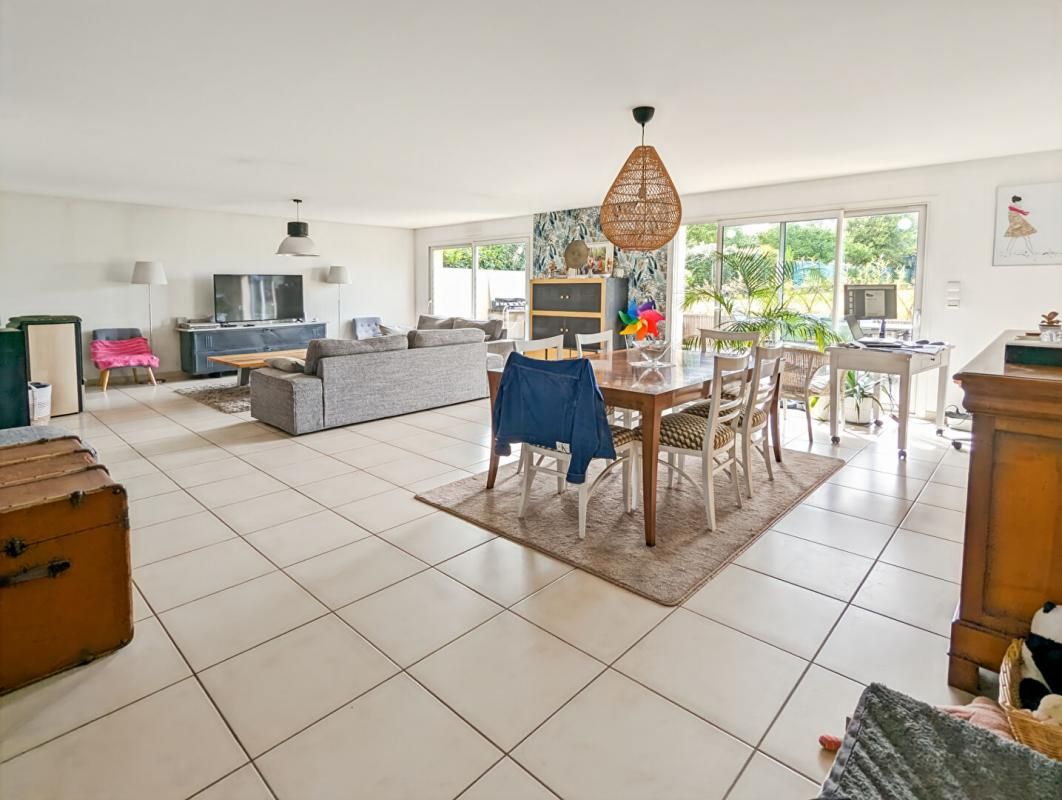BOUVRON Maison  12 pièce(s) 245.77 m2 2