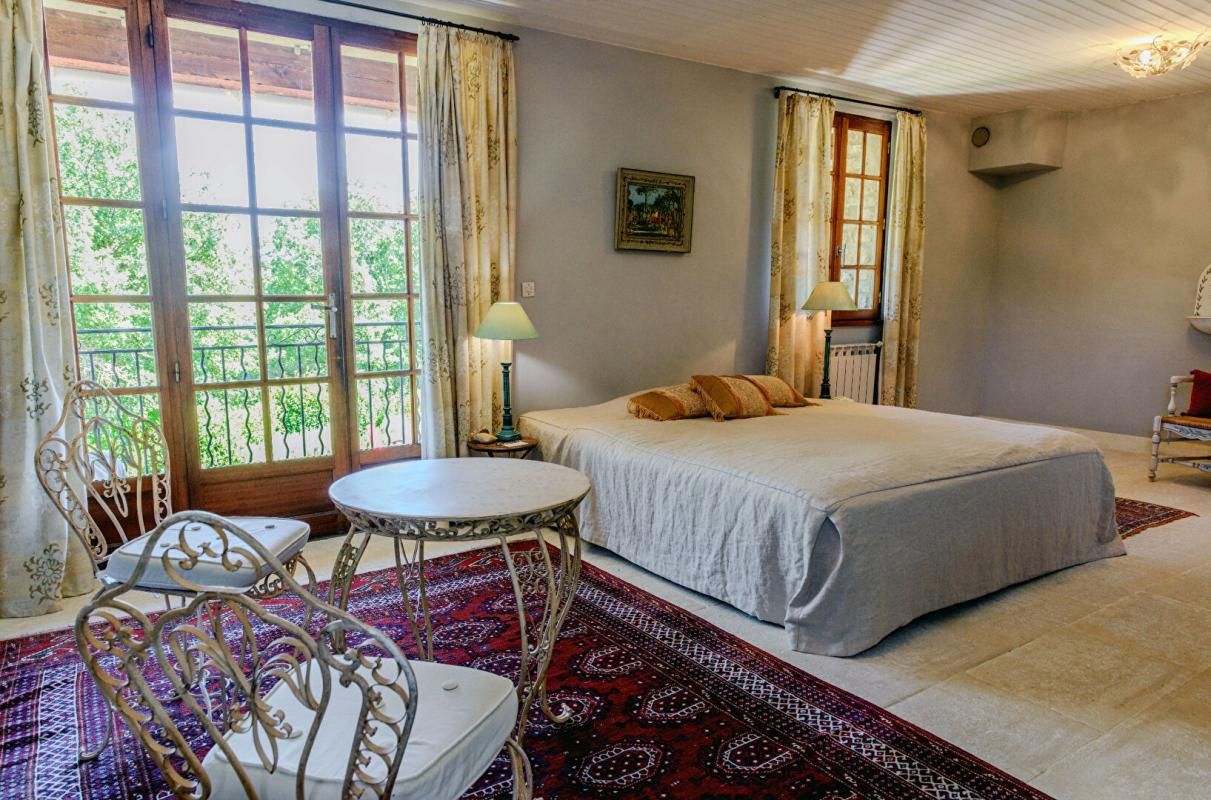 MURS Maison en pierres de 177 m2 sur 1200 m2 avec piscine 4
