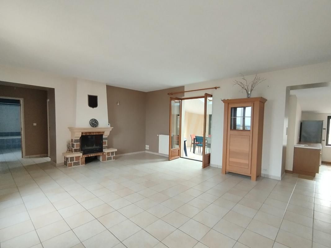 LA VARENNE Maison 5 chambres, 165m² sur terrain 1200m², La Varenne (49270) 3