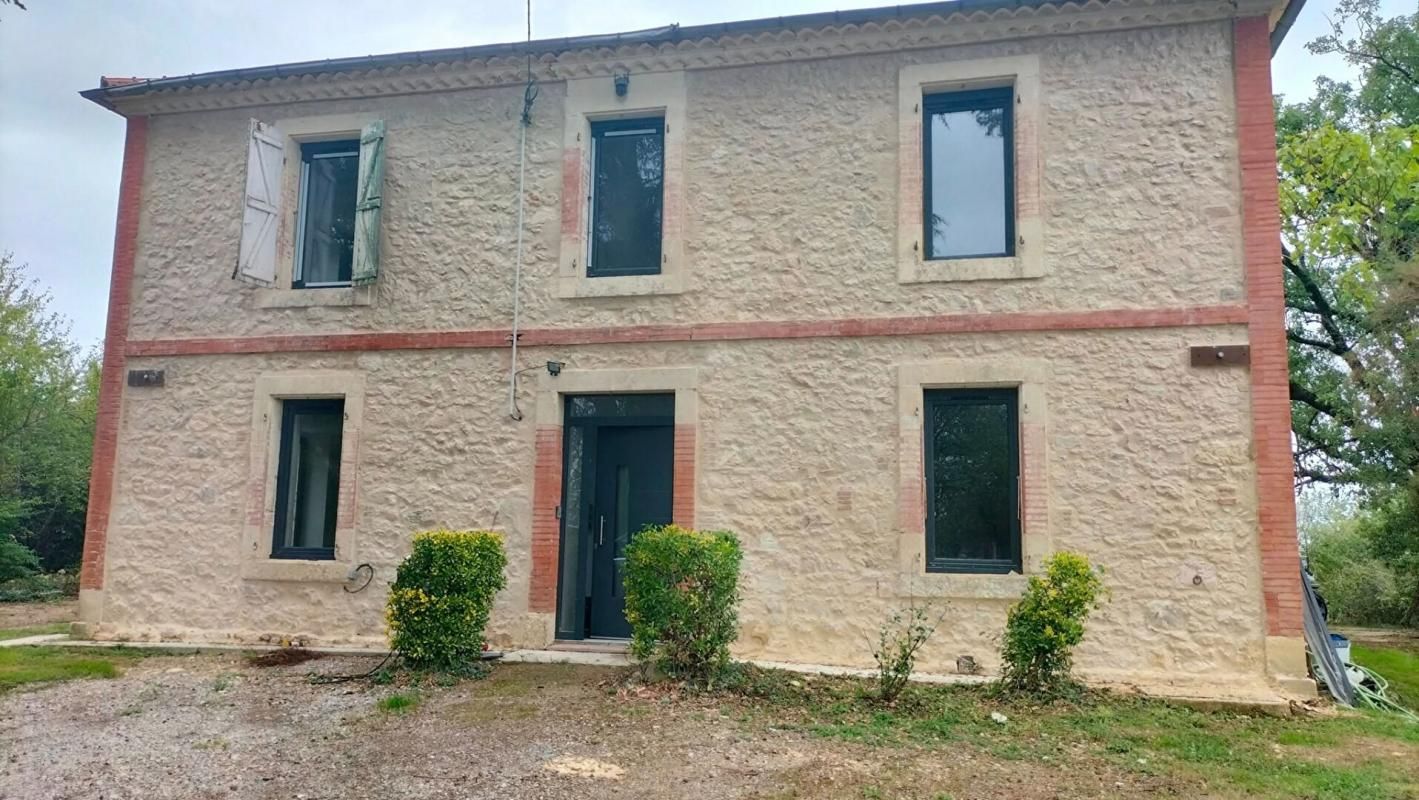 AUGNAX Demeure Augnax 8 pièce(s) 210 m2 2