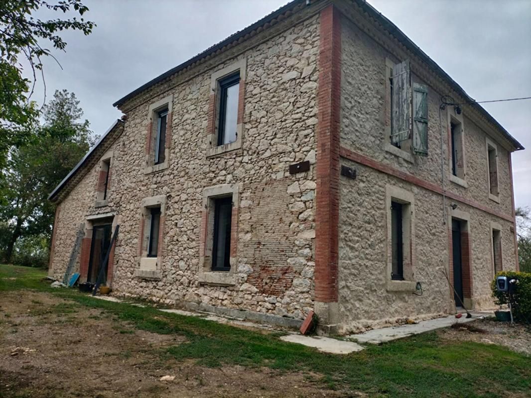 AUGNAX Demeure Augnax 8 pièce(s) 210 m2 3
