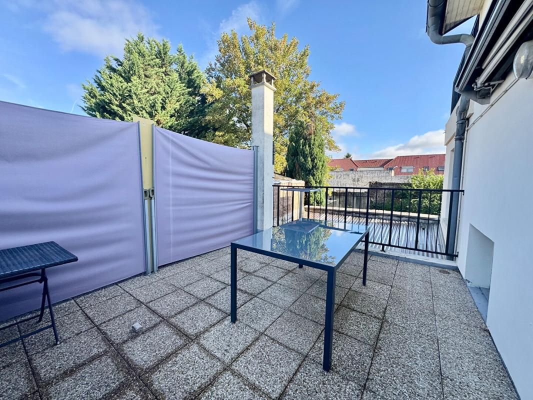 AMIENS Appartement Amiens 7 pièce(s) 194 m2  avec local commercial en RDC.  à Amiens 4