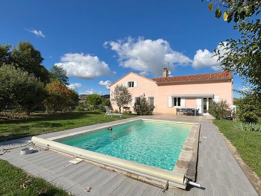 SAINT-VERAND Propriété avec piscine et vaste dépendance 3