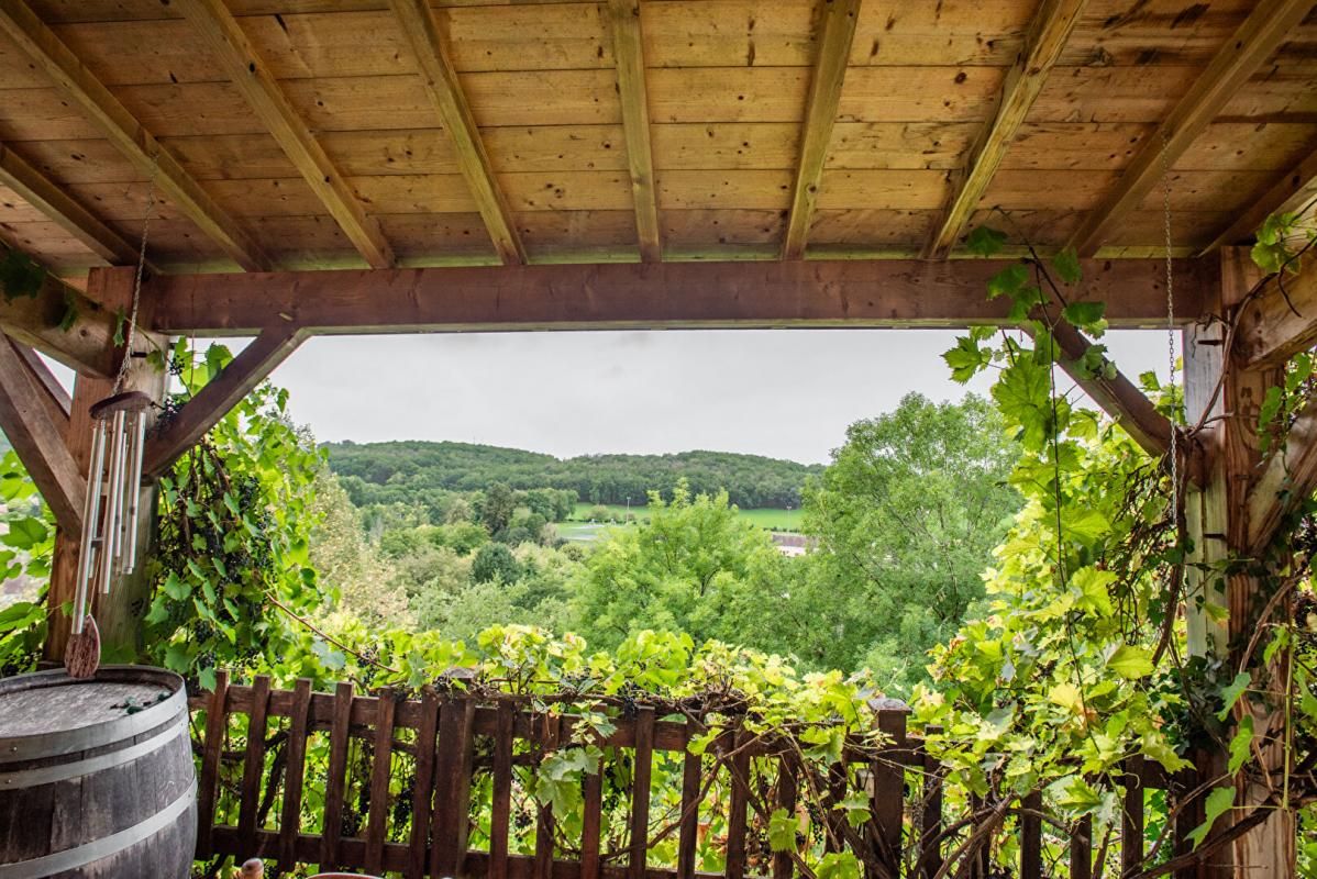 COUZE-ET-SAINT-FRONT Maison de village en pierre avec vue, 4 pièce(s) 60 m2 2