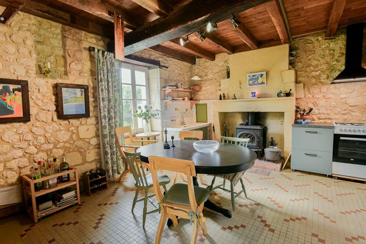 COUZE-ET-SAINT-FRONT Maison de village en pierre avec vue, 4 pièce(s) 60 m2 4