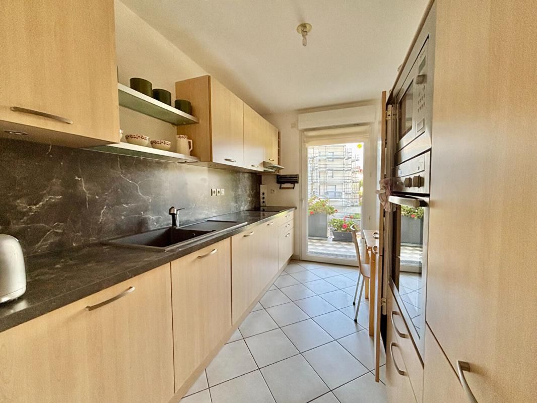 SAINT-NAZAIRE Appartement St Nazaire 91 m2 - terrasse - stationnement - garage 2