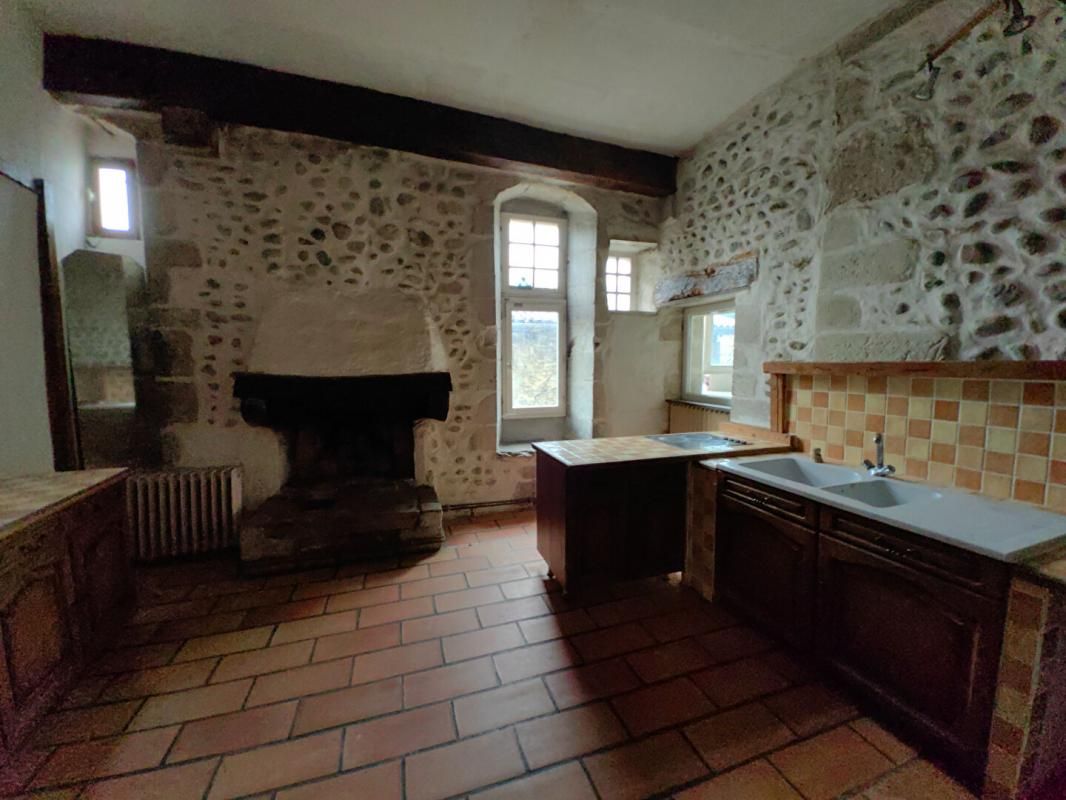 L'ALBENC BELLE MAISON DE VILLAGE - 5 P- 138 M² A SAISIR 3