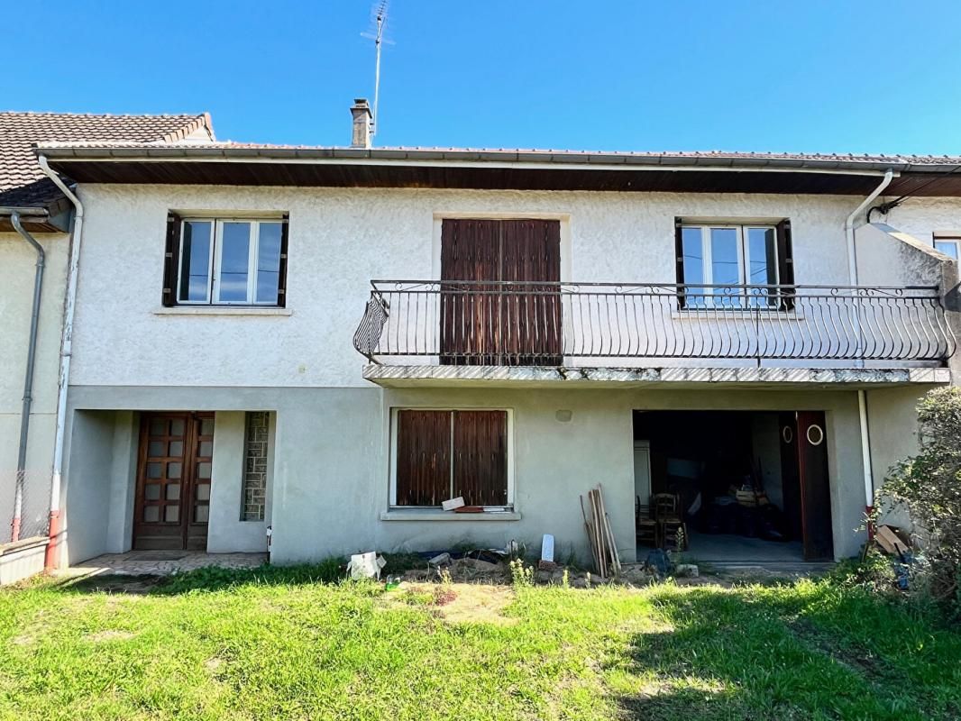 Maison Moulins 7 pièce(s) 180 m2 + garage + dépendance + puits