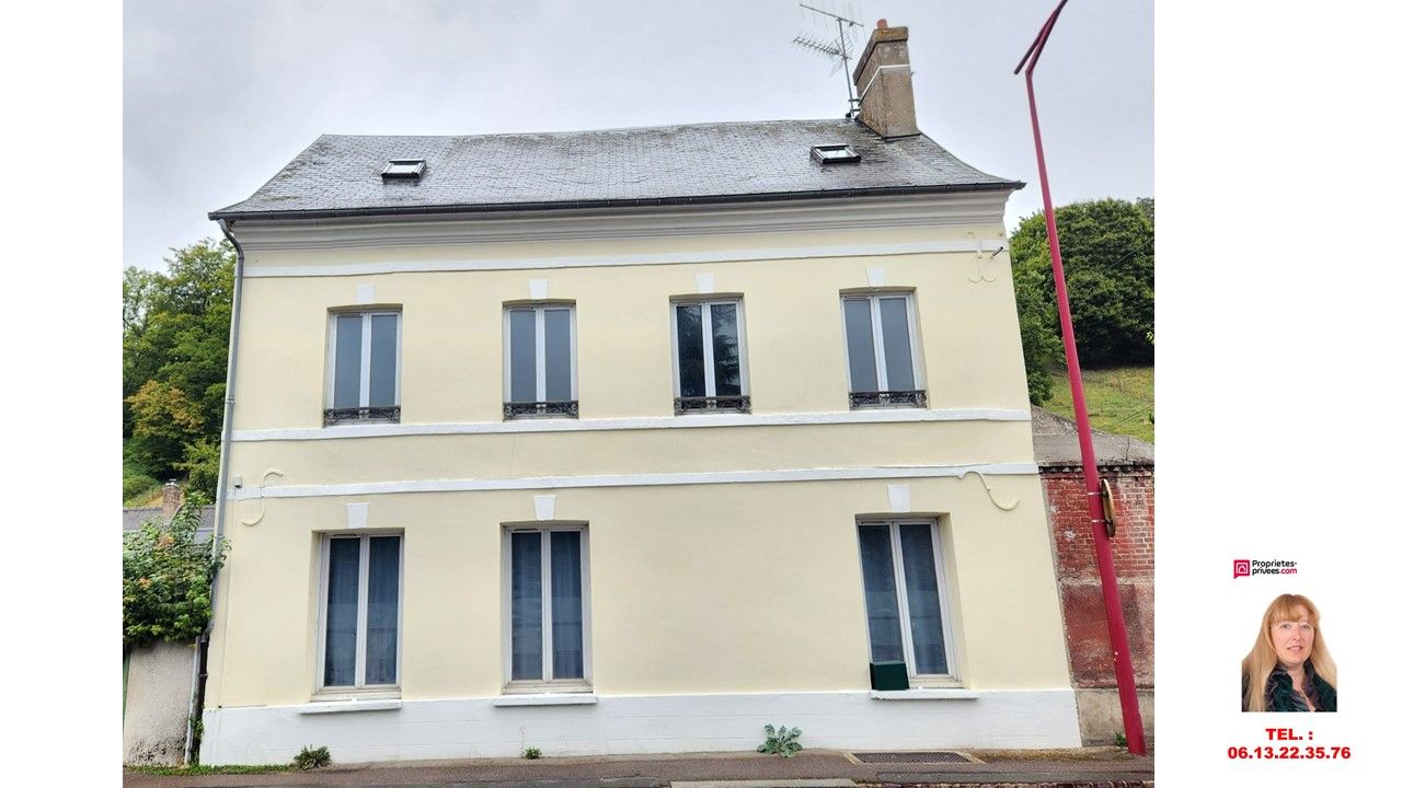 Les Andelys  centre ville - Maison de 93.70 m2  - 3 chambres sur 70 m2 de terrain - Prix : 158 850