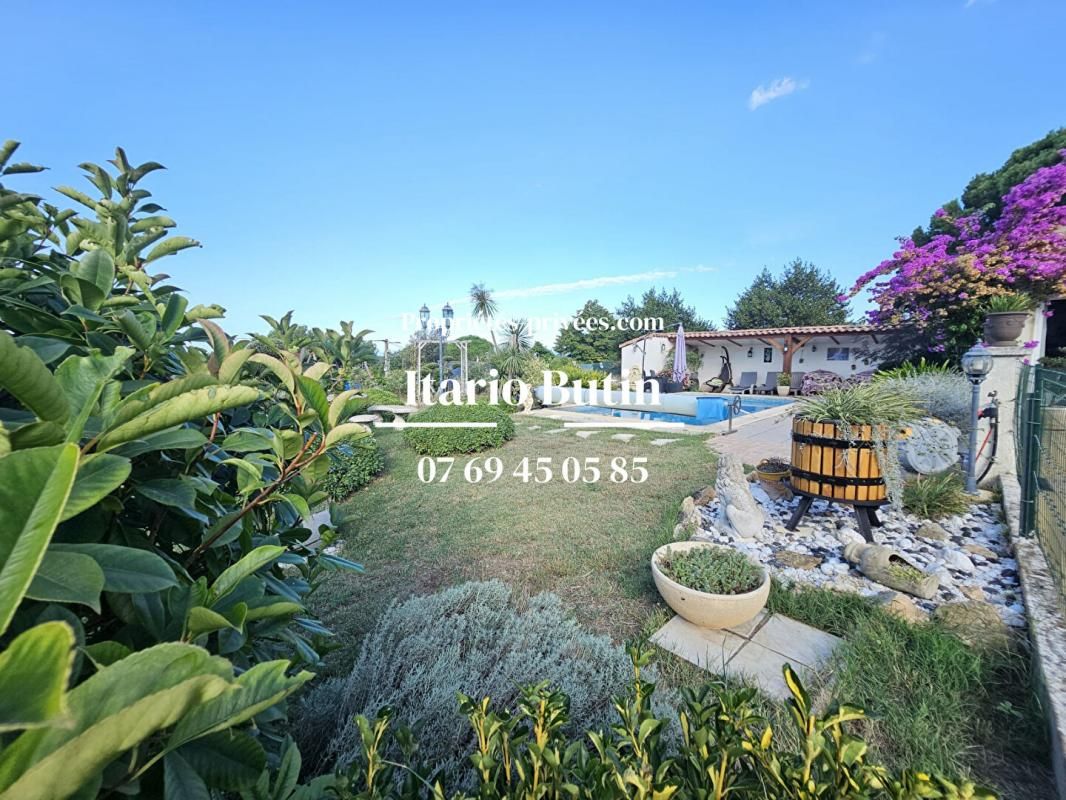VALROS Villa Type 8 de 220m² 4
