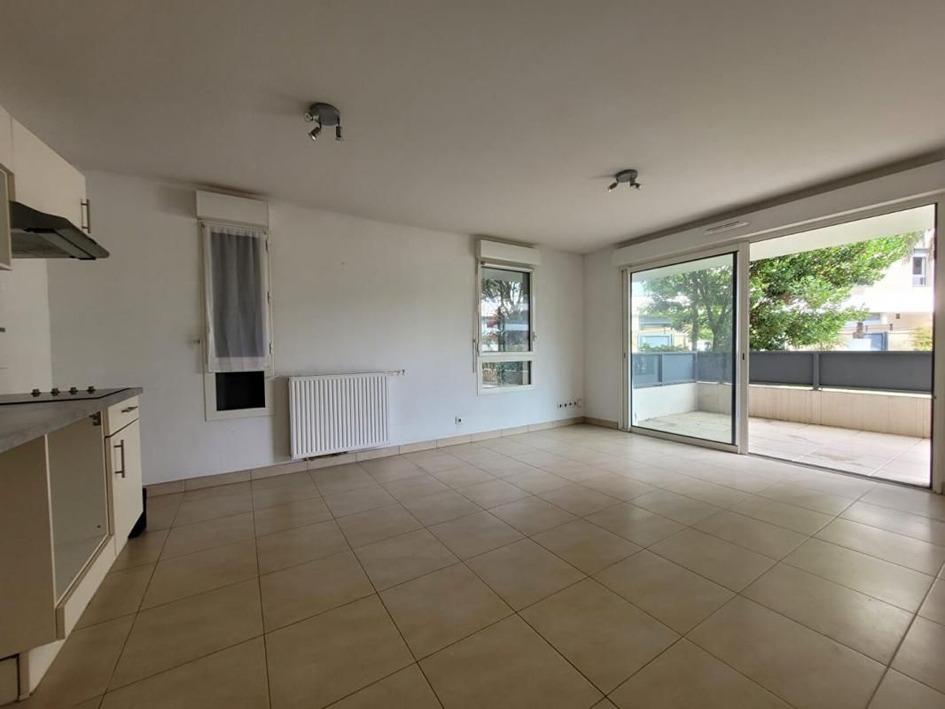 JUVIGNAC APPARTEMENT T2 AVEC PISCINE 2