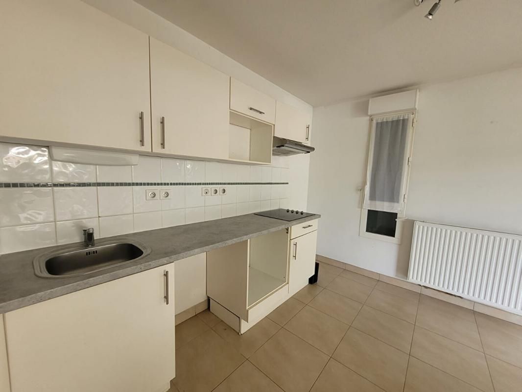 JUVIGNAC APPARTEMENT T2 AVEC PISCINE 3