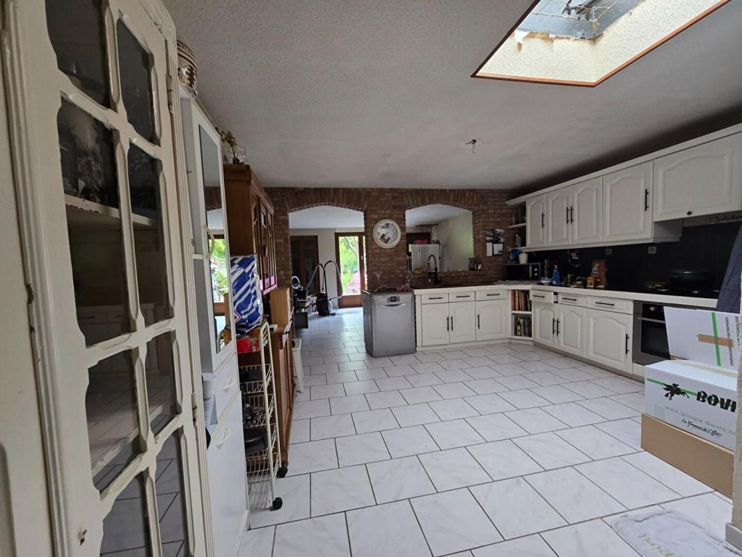 WATTRELOS Maison Wattrelos beaux volumes, 3 grandes chambres et jardin 300 m2 4