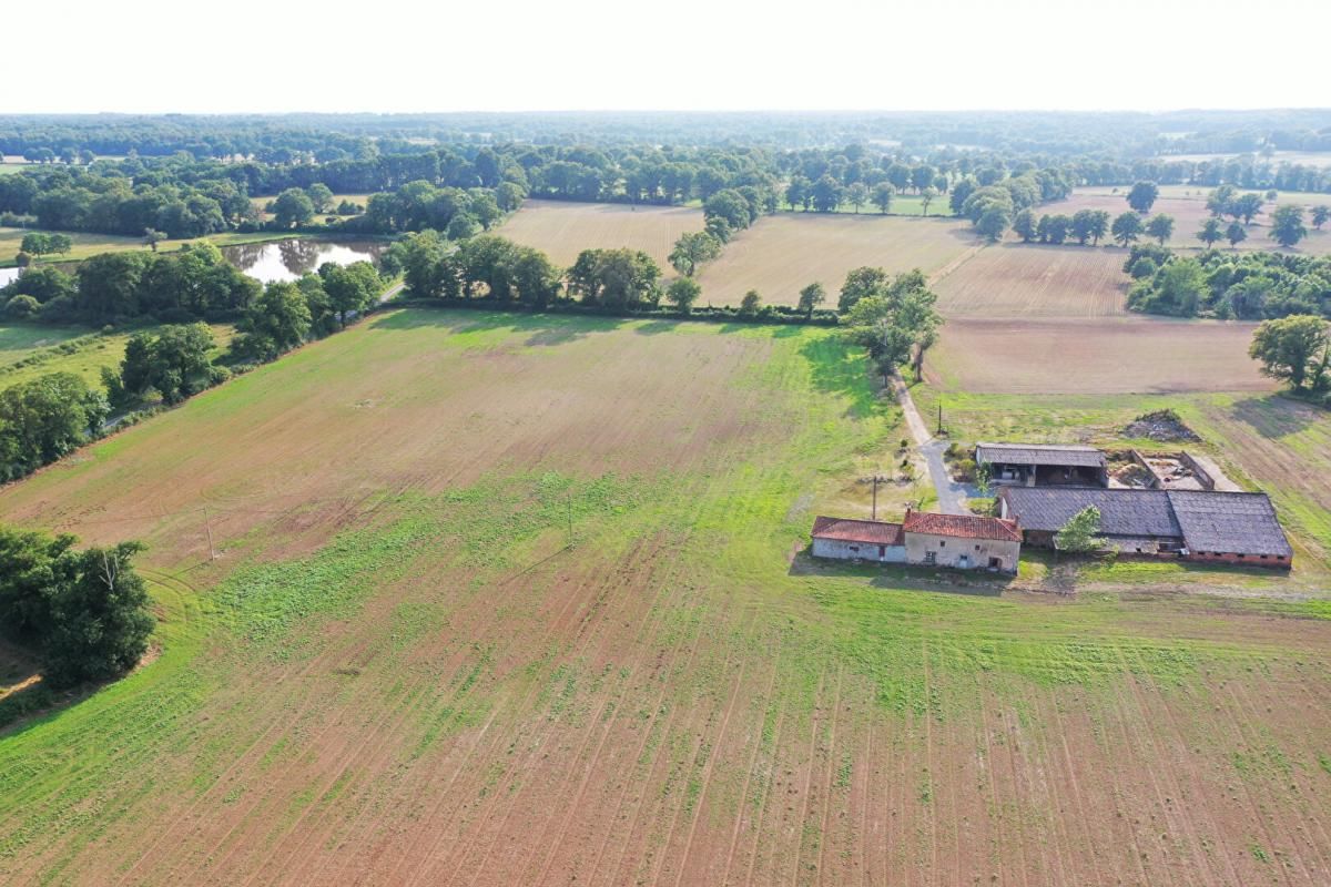 ASNIERES-SUR-BLOUR Propriété Agricole  6,5 Hectares 4