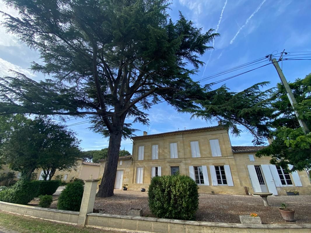 SAINT-EMILION Excellence à Saint-Émilion : Domaine viticole prestigieux avec résidence d'exception 2