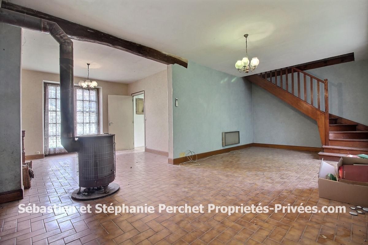 COINCES Maison 2 chambres 80 m2 sur 3890 m2 2