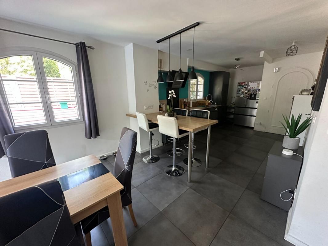 JUVIGNAC Maison Juvignac 4 pièce(s) 93 m2 4