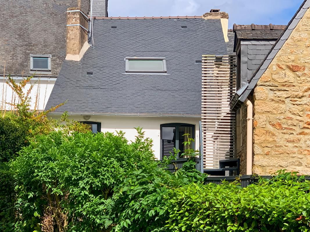 VANNES Maison de pierres au port rive droite 1