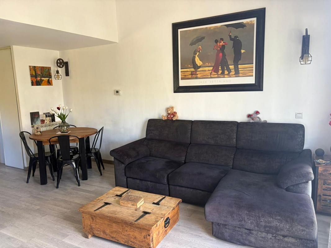 PLAN-DE-CUQUES Appartement  3 pièce(s) 62 m2 avec terrasse et stationnement 2
