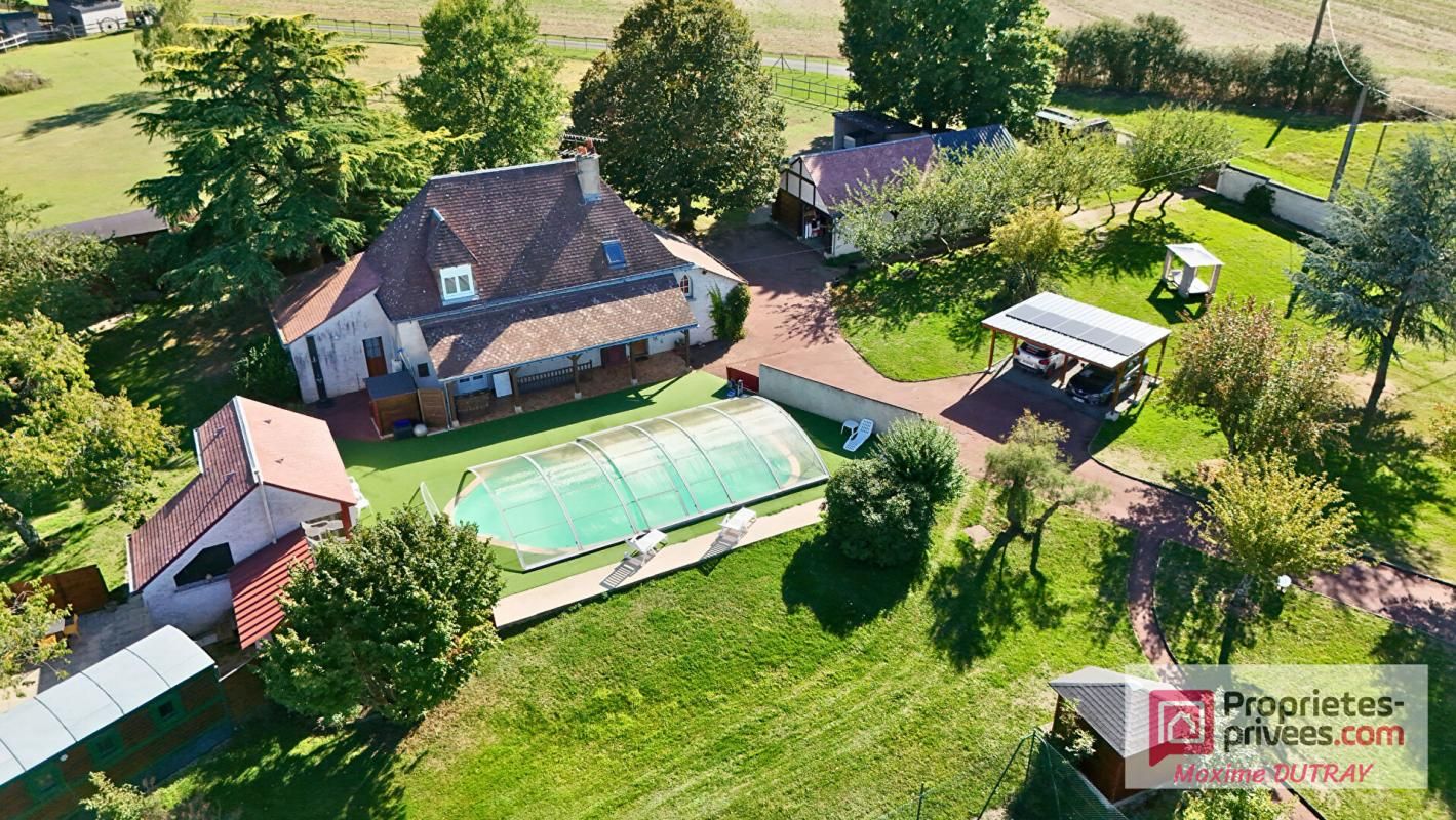 CHATEAU-RENAULT Ensemble immobilier : Maison + Gîtes Insolites 1