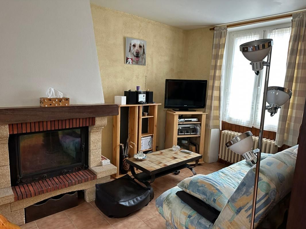 CONDE-SUR-HUISNE Maison de village 3 pièces de 72 m2 avec jardin et dépendance 3