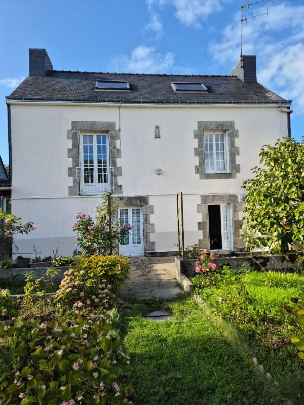 MAISON DE BOURG (96 m2 habitable) dans le Morbihan (15 min de Lorient - 10 min de Plouay - 5 min de Pont Scorff - 25 min de la mer)