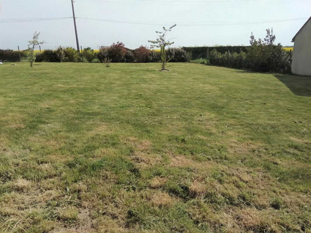 PROCHE LEVES - JOUY  TERRAIN A BATIR de 501 m²