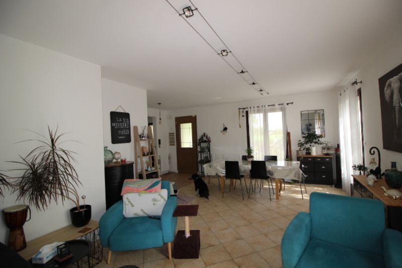 AVAILLES-EN-CHATELLERAULT Maison Availles En Chatellerault 7 pièce(s) 135.82 m2 4
