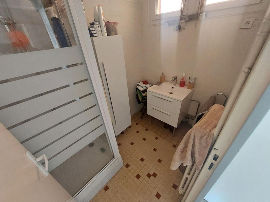MARIGNANE Opportunité à saisir ! Appartement T3 de 65 m² avec balcon et cave 4