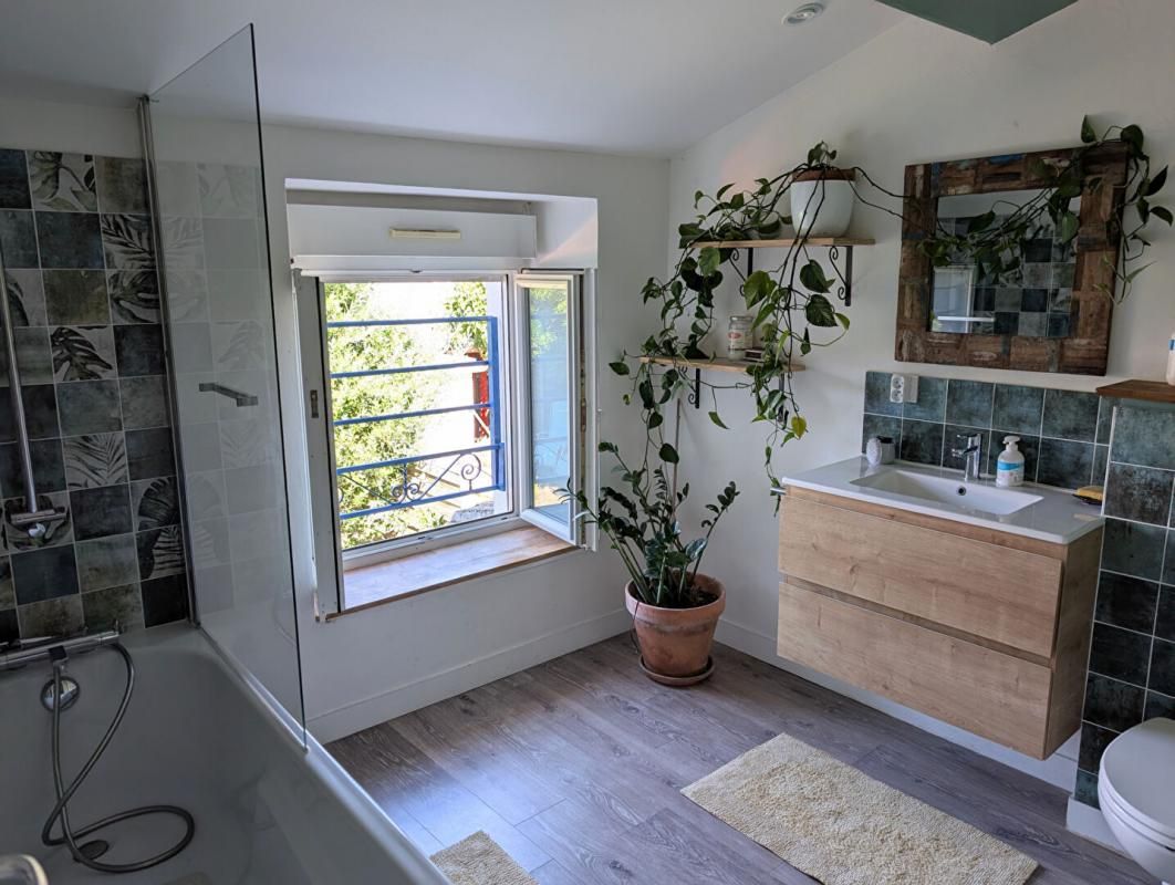 MAUVES-SUR-LOIRE Maison  5 pièce(s) 105 m2 4