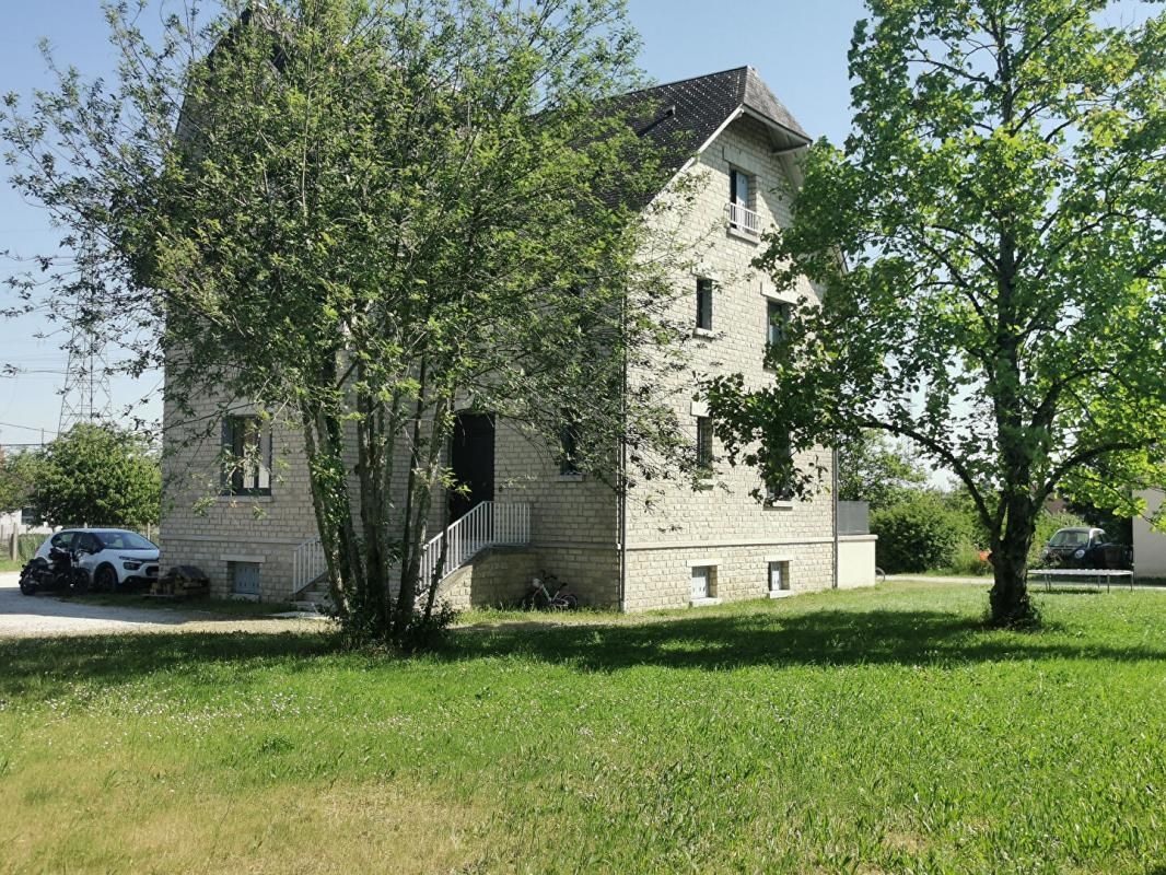 GIEN Maison Gien 7 pièce(s) 205 m2 1