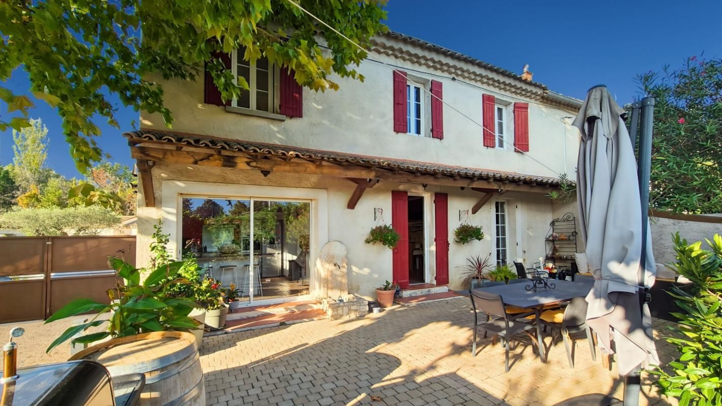 VEDENE Maison Vedene 7 pièce(s) 200 m2 550 000 2