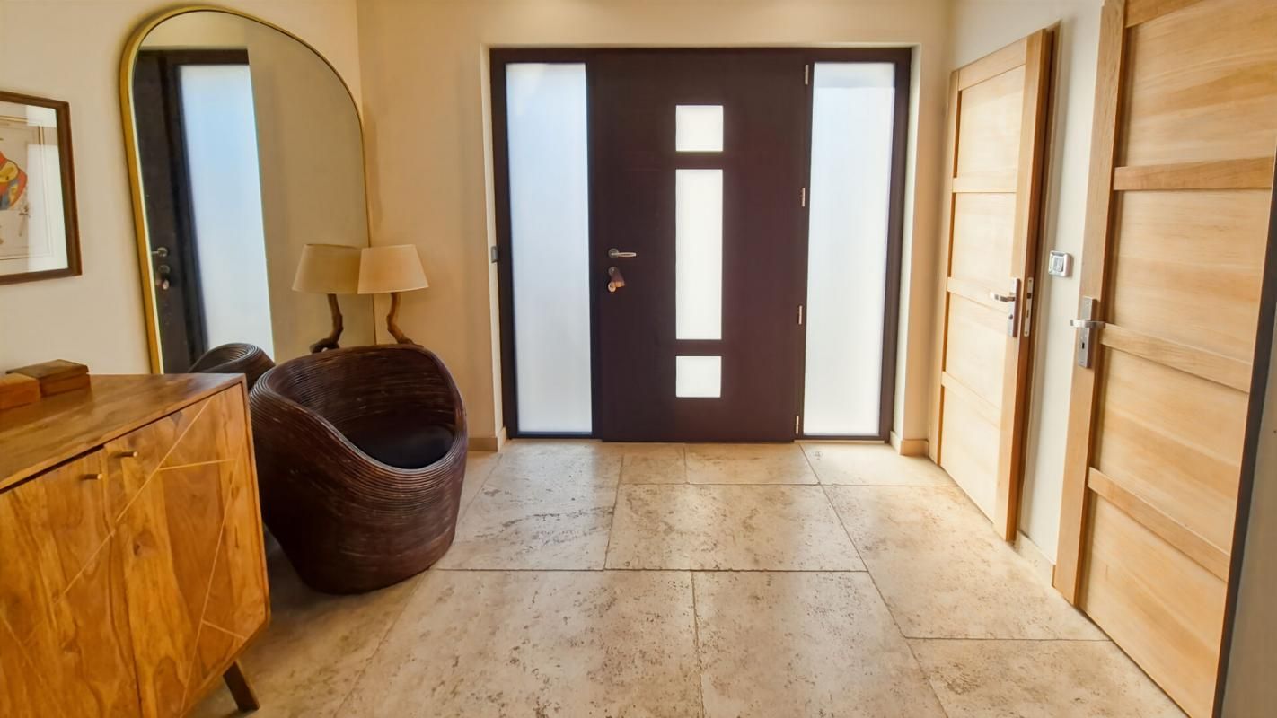 VEDENE Maison Vedene 7 pièce(s) 200 m2 550 000 4