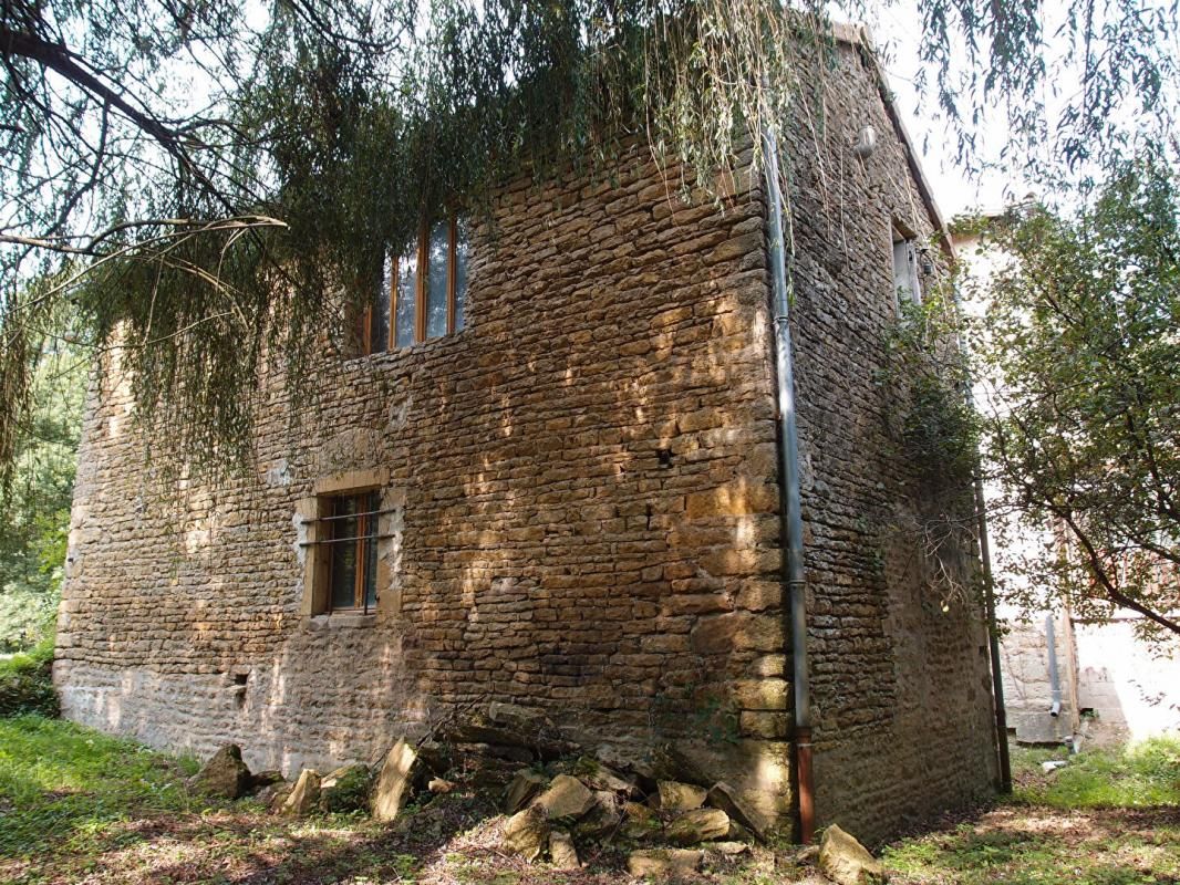 CLUNY Ancien moulin sur le Clunisois 4