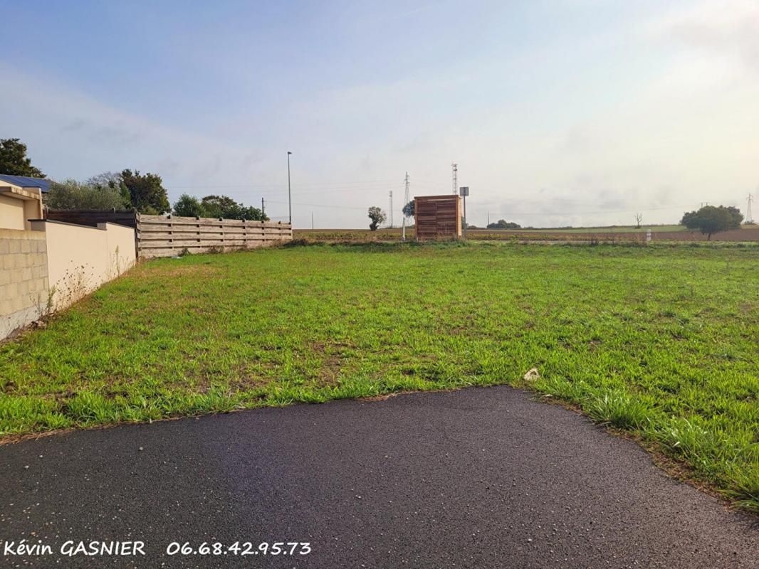 RUELLE-SUR-TOUVRE RUELLE SUR TOUVRE (16600) : Terrain constructible de 542m2 3