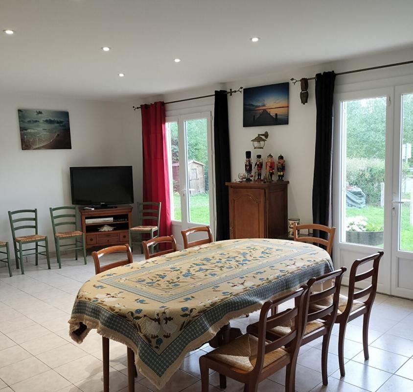 RIBERAC Maison Riberac 3 pièce(s) 90 ; 2 chambres ; terrain 3892 m² 4