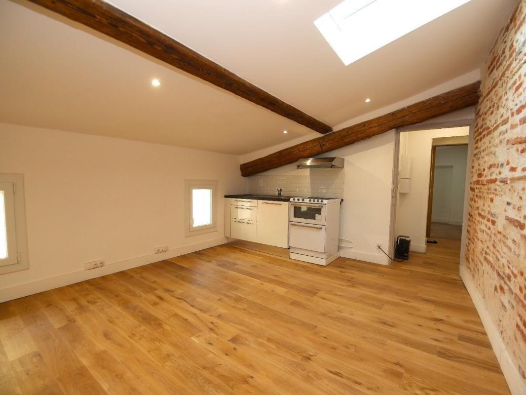 PERPIGNAN Centre ville de Perpignan  . Appartement  2 pièces 36 m2  habitable  . Rénové 3