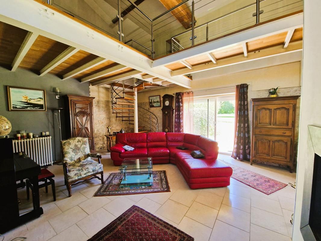 FLEURE Maison Fleure 6 pièce(s) 230 m2 4